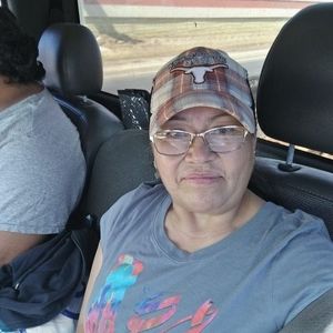 Meet your Posher, Norma esmeralda